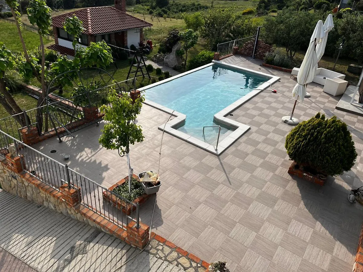 Villa Lidia Mundanije 0*,
